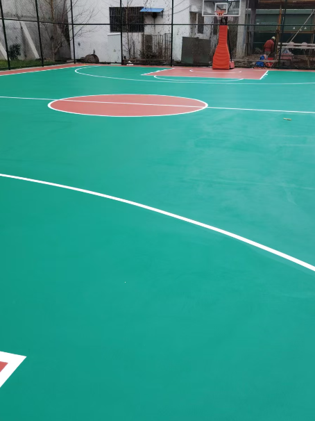乌海 球场长期使用易出现地面开裂